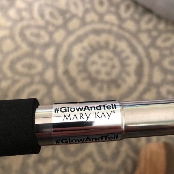 Black expandable self stick - Picture 2 of 2